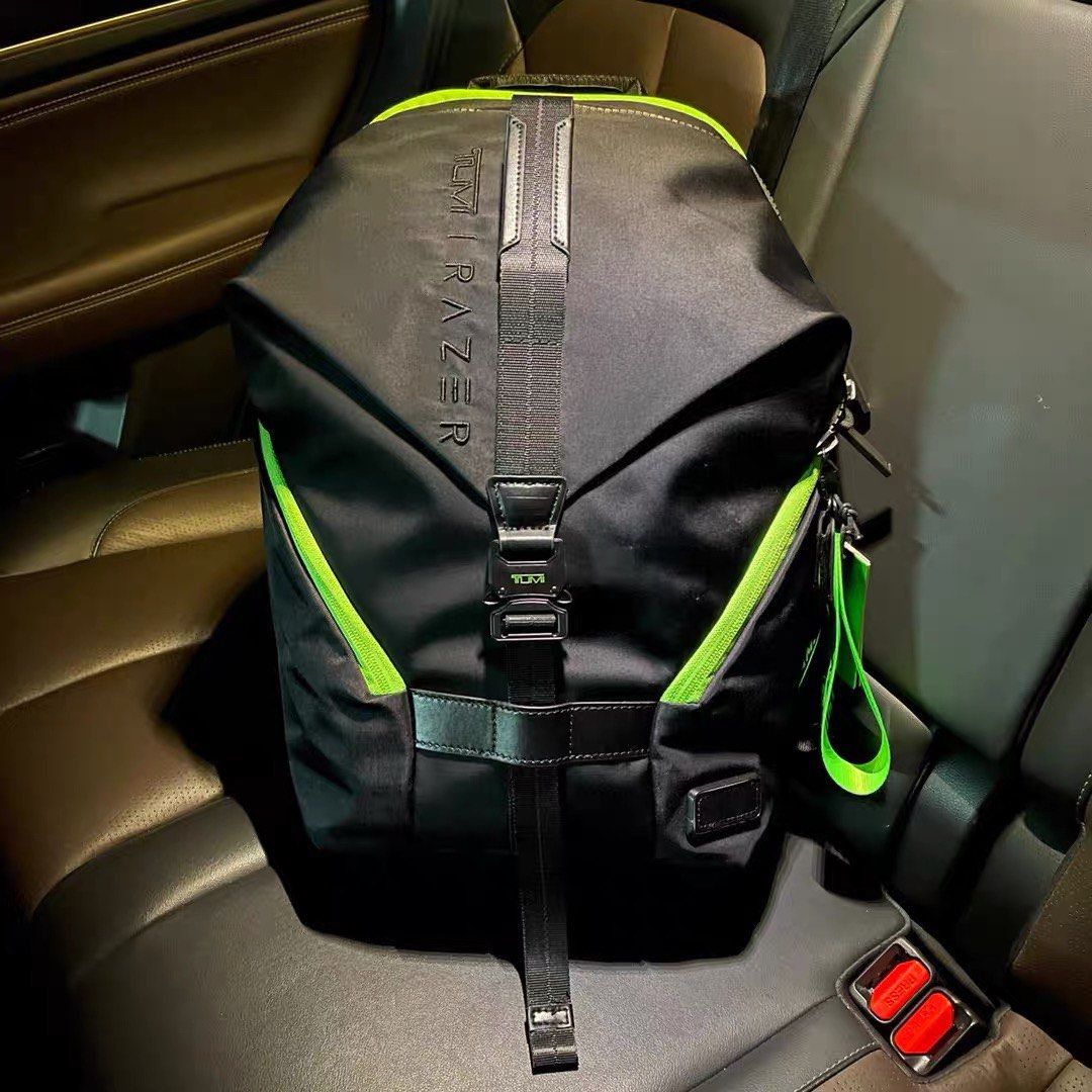 TUMI Tahoe/RAZER『フィンチ』バックパック-