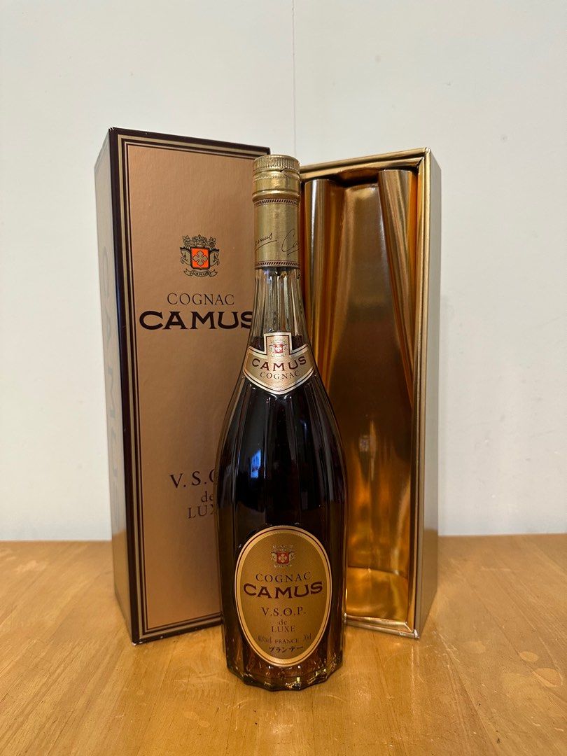 80年代舊裝干邑) Camus deluxe VSOP cognac 金花700ml 40%, 嘢食& 嘢飲