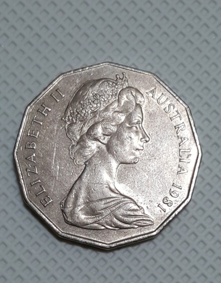 1981 年澳洲幣英女皇50仙50 cents 多邊型$ 30, 興趣及遊戲, 收藏品及紀念品, 錢幣- Carousell