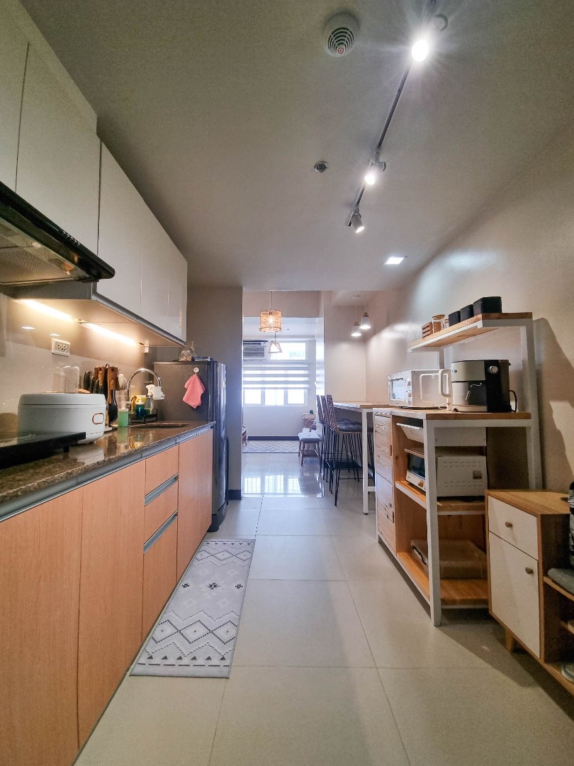 1BR FOR LEASE at San Antonio Residences Gil Puyat Makati For Rent