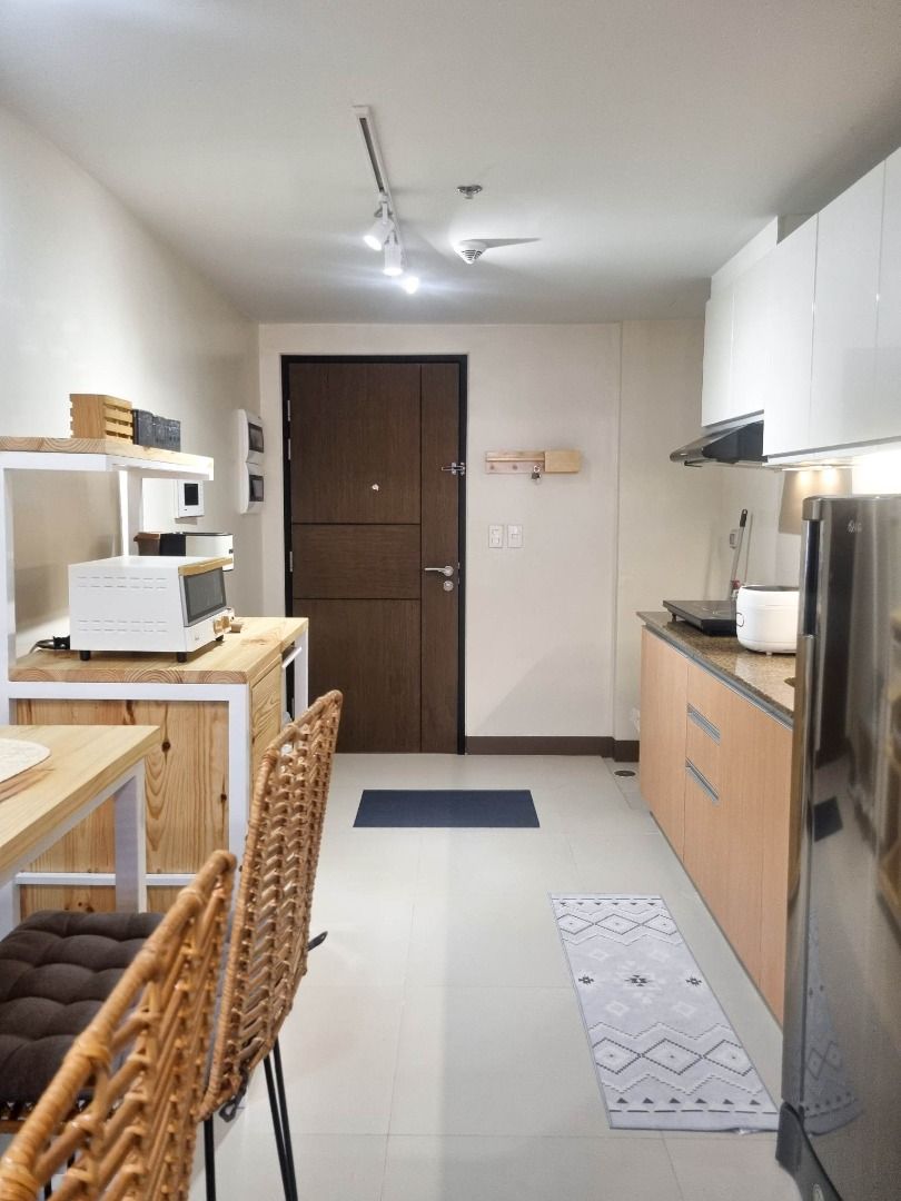 1BR FOR LEASE at San Antonio Residences Gil Puyat Makati For Rent