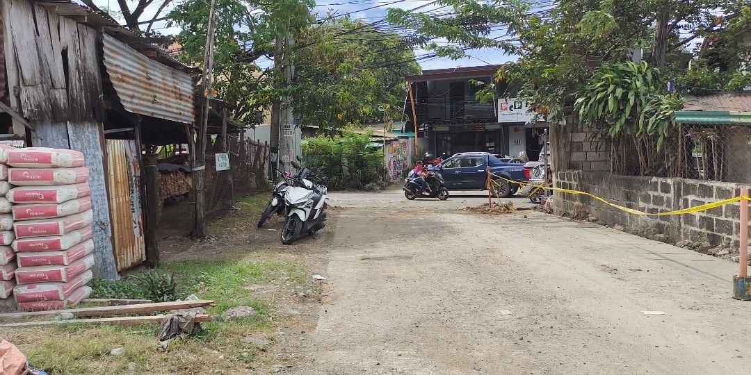 478sqm Corner Lot For SALE Good For Commercial Along National Road