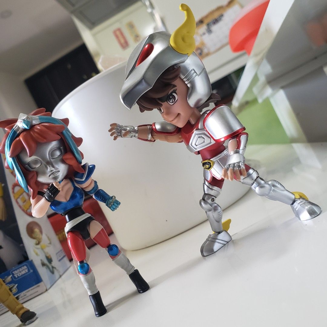 一對 星矢 魔玲 action figure, 興趣及遊戲, 玩具 & 遊戲類 - Carousell