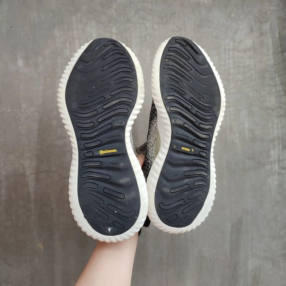 Yeezy continentes shop