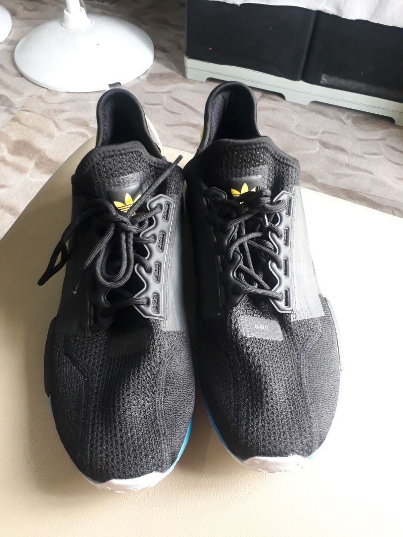 nmd v2 carbon