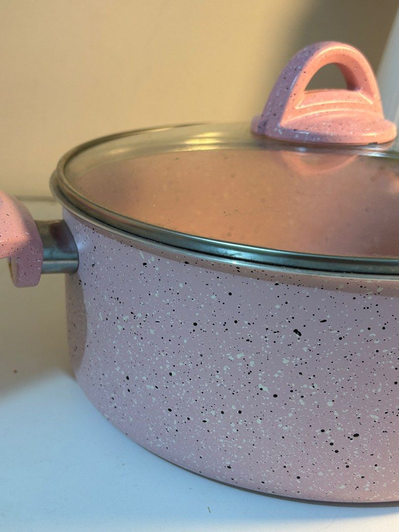 aesthetic non-stick cookware pan ⊱✿⊰ (Category: Cookware & Accessories) located in Manila. Submitted by 888saiz (Listing ID 1259745737, Image 2). Description: non-stick, made of granite, and cool handles !! 🩷🧺 the design is one of a kind. such a must-have piece !!.