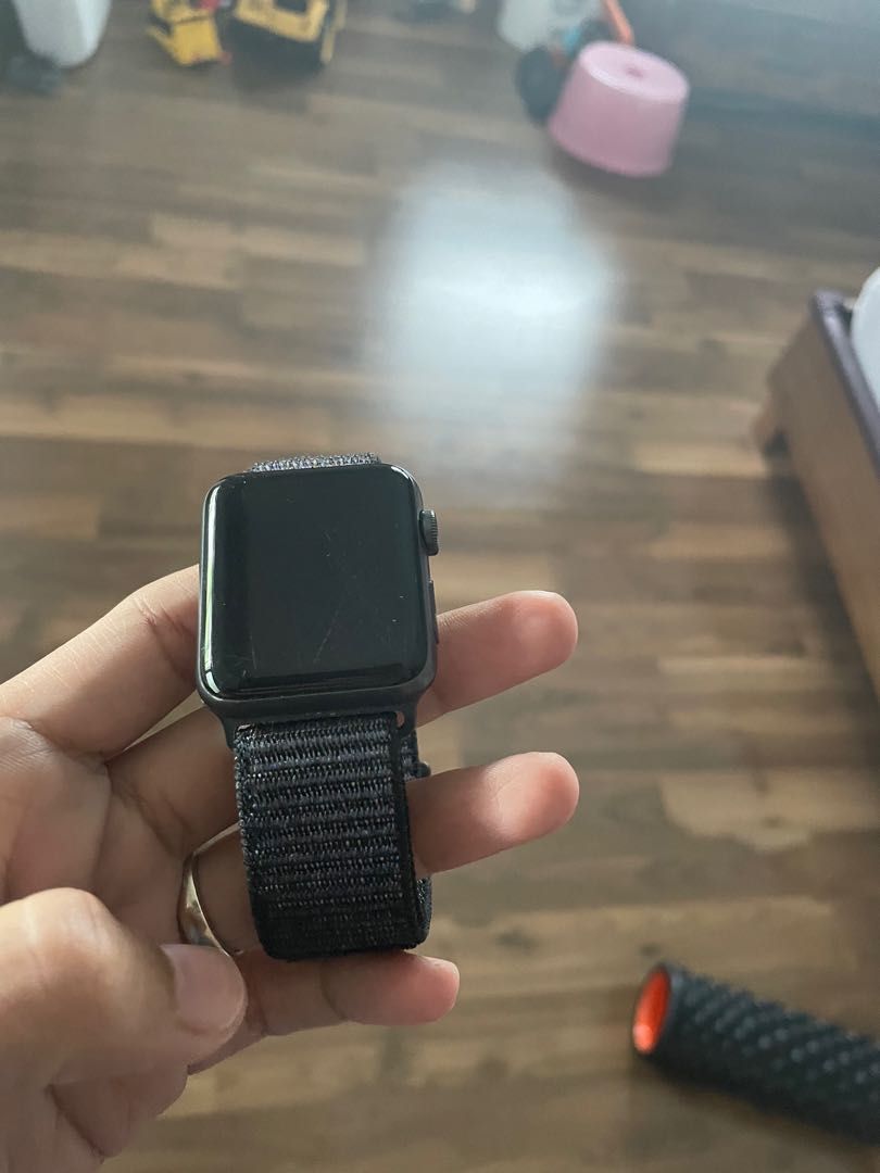 Apple watch series 3 (Category: Men's Watches) located in Marikina City. Submitted by josefm5g8_11 (Listing ID 1259679282, Image 1). Description: Well used nike apple watch 42mm Space gray Issue: screen scratches as shown, No other issues. Works perfectly.
