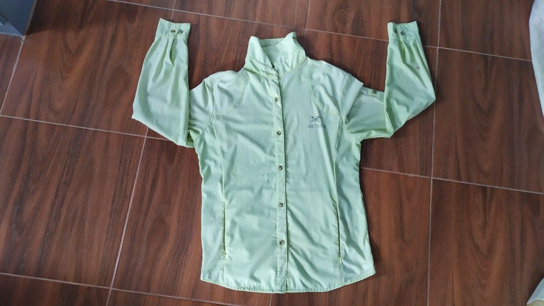 Arctyrx trek long sleeve polo (Category: Coats, Jackets and Outerwear) located in Isulan. Submitted by blessedthrift (Listing ID 1259620759, Image 3). Description: PTPA Arctyrx long sleeve color condition 8/10 overall 8/10 has stains signs of usage front logo 10/10 dimensions w19 L26 but overall astig pa rin DM for more details from Isulan, Sultan Kudarat Gcash JnT.