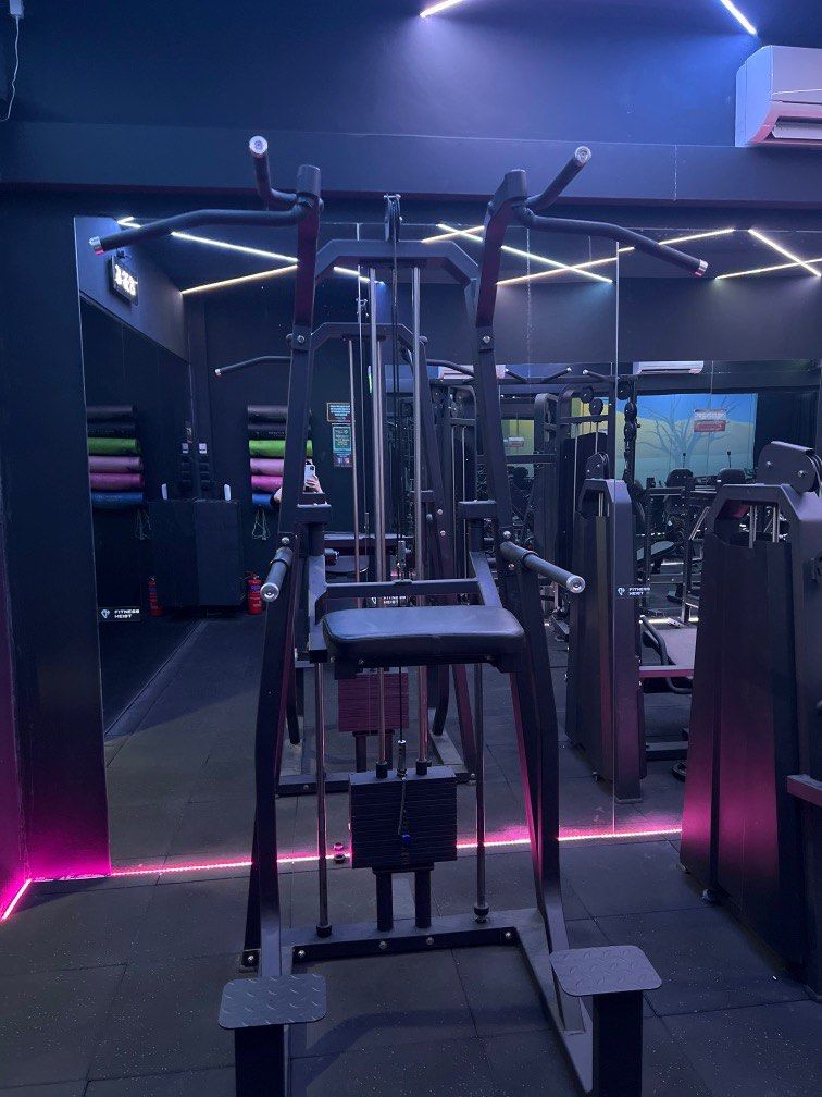 Assisted pull up machine