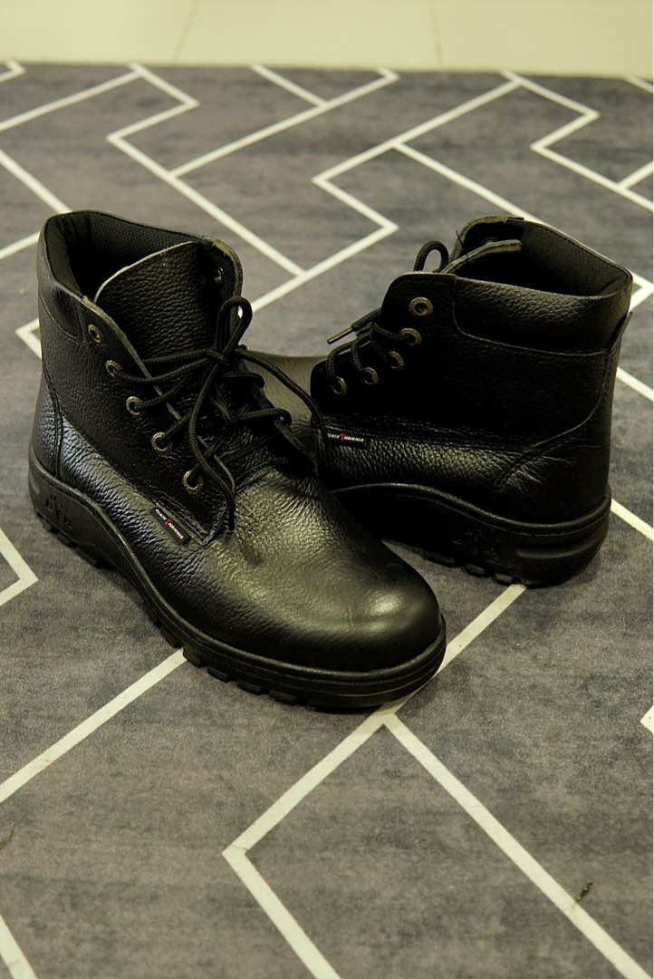 Safety boots black hammer top