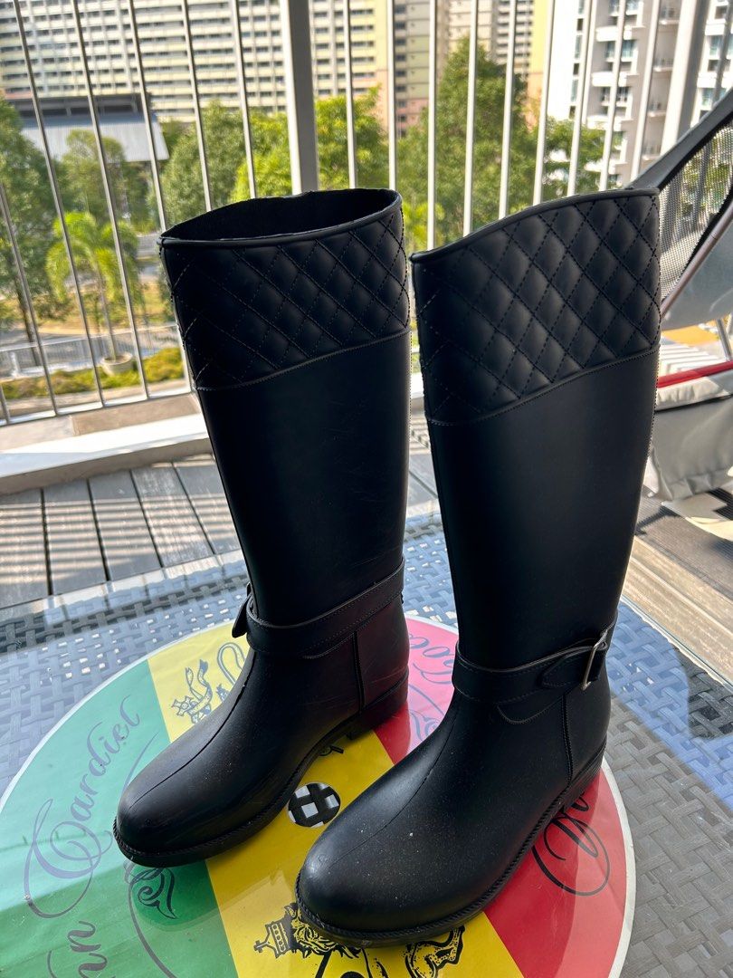 Quilted rain hotsell boots
