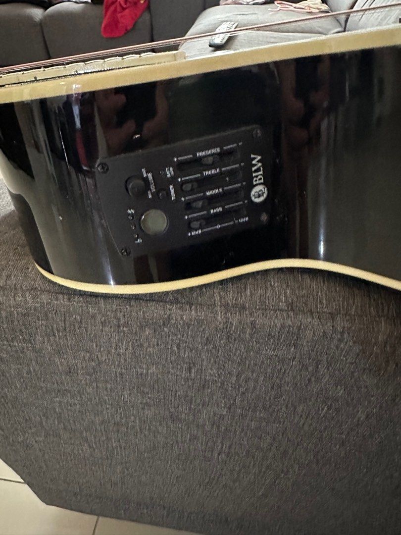 Blw acoustic guitar, Hobbies & Toys, Music & Media, Musical Instruments