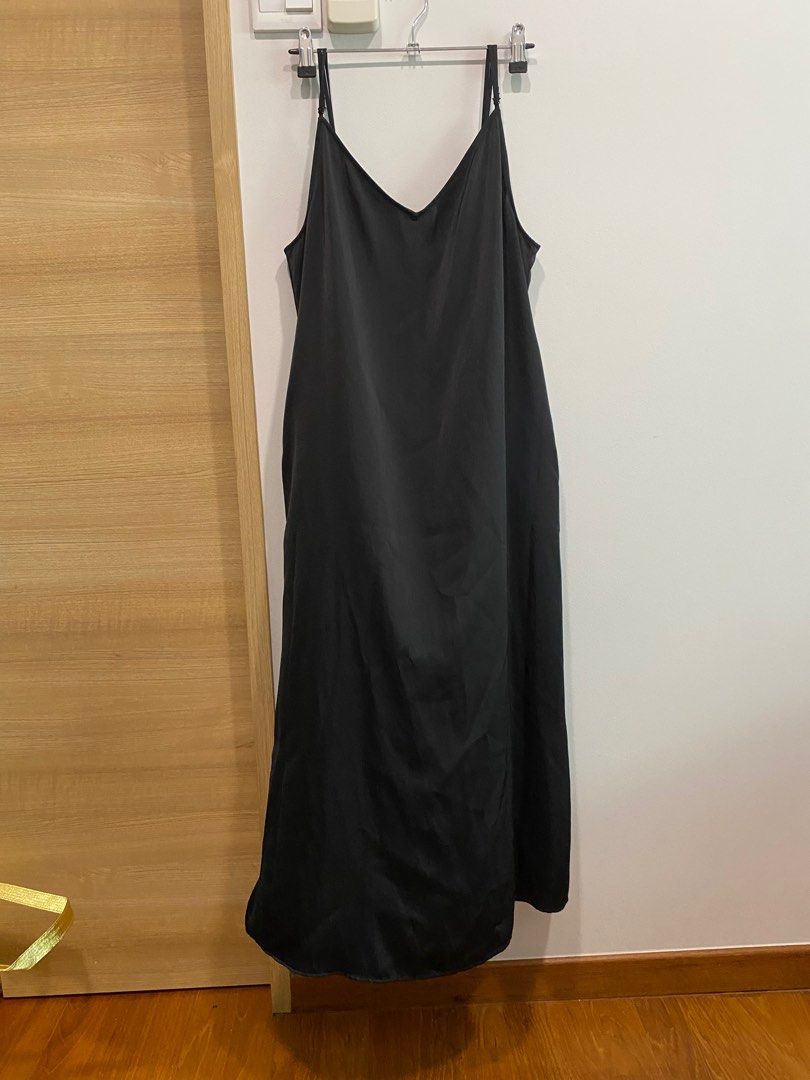 BN UNIQLO slip dress, Women's Fashion, Dresses & Sets, Dresses on Carousell