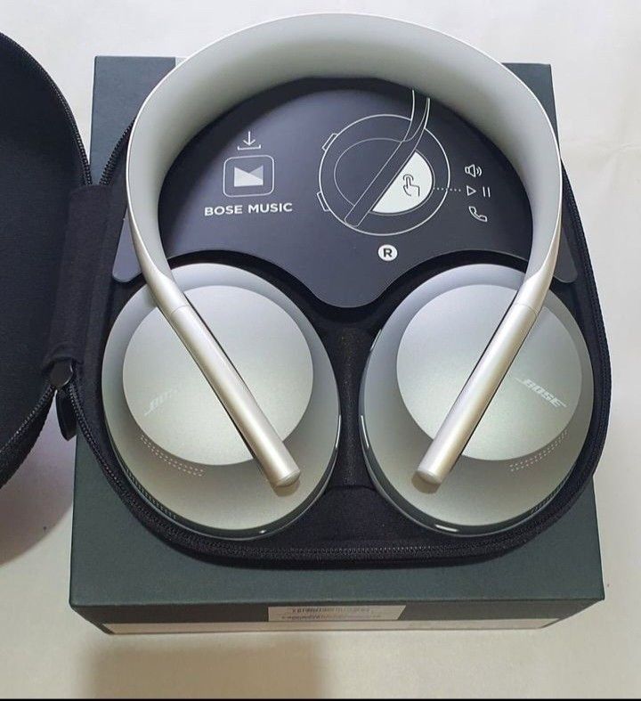 Bose Noise Cancelling Headphone 700 (no box, complete accessories) (Category: Headphones & Headsets) located in Manila. Submitted by mikeesonlinestore (Listing ID 1259619505, Image 3). Description: ‼️ PLEASE READ BEFORE INQUIRING ‼️ Bose Noise Cancelling Headphones 700 (NO BOX) ✅ Just recently acquired (August 2023). Brand new condition and no issues. was never used personally. ✅These are former display units in a Bose store in the U.S.🇺🇸 This 