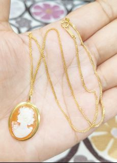 Cameo/ Brooch Necklace 2cut Chain 16inches 18k Japan Gold Imported 4.6grams