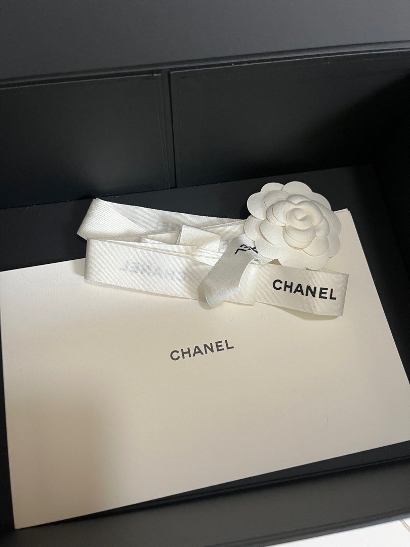 Chanel box with ribbon square medium empty