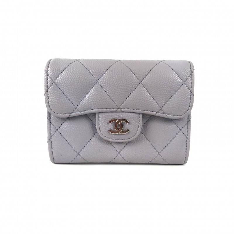 Chanel Light Purple Caviar Skin Card Case - Series 31, Luxury, Bags &  Wallets on Carousell