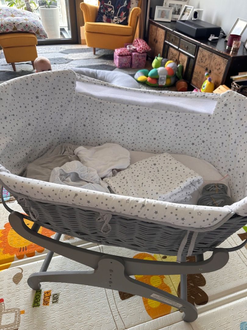 Deluna crib clearance