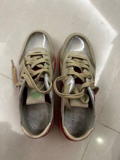 （分類：）位於 。 由 wtapsb 提交（商品編號 1259729803，圖片 1）。簡介： 。