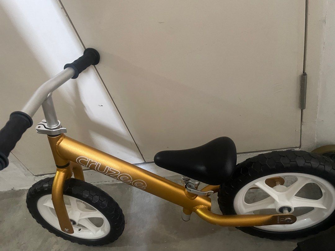 Cruzee Balance Bike, Sports Equipment, Bicycles & Parts, Bicycles on