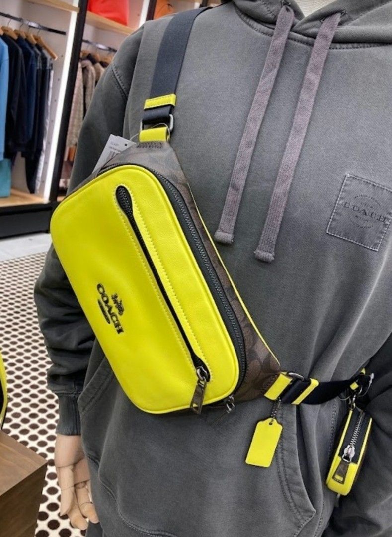 Terrain belt bag hotsell in colorblock signature canvas
