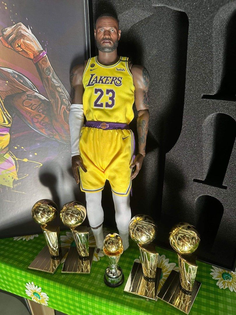 NBA x Enterbay LA Lakers LeBron James Real Masterpiece 1/6 Scale Figure  yellow