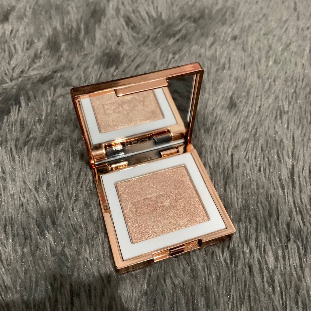 esqa highlighter, Kesehatan & Kecantikan, Rias Wajah di Carousell