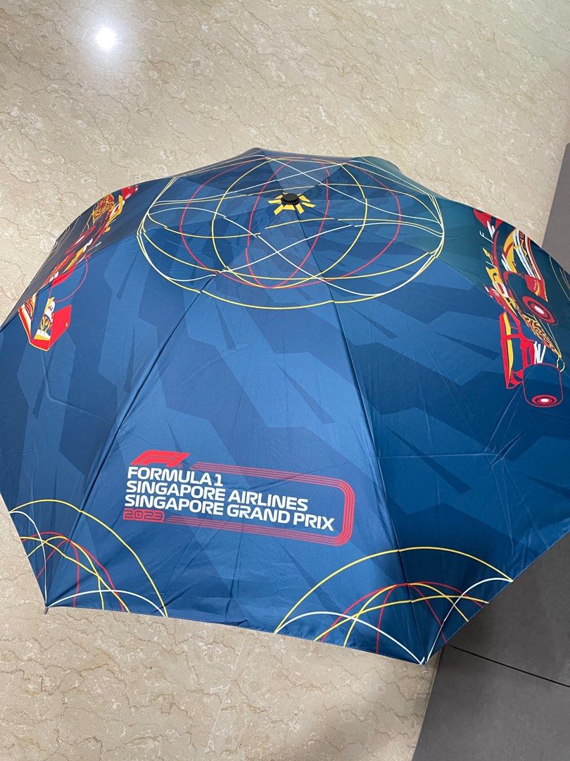 F1 Singapore Airline Umbrella, Hobbies & Toys, Travel, Umbrellas on