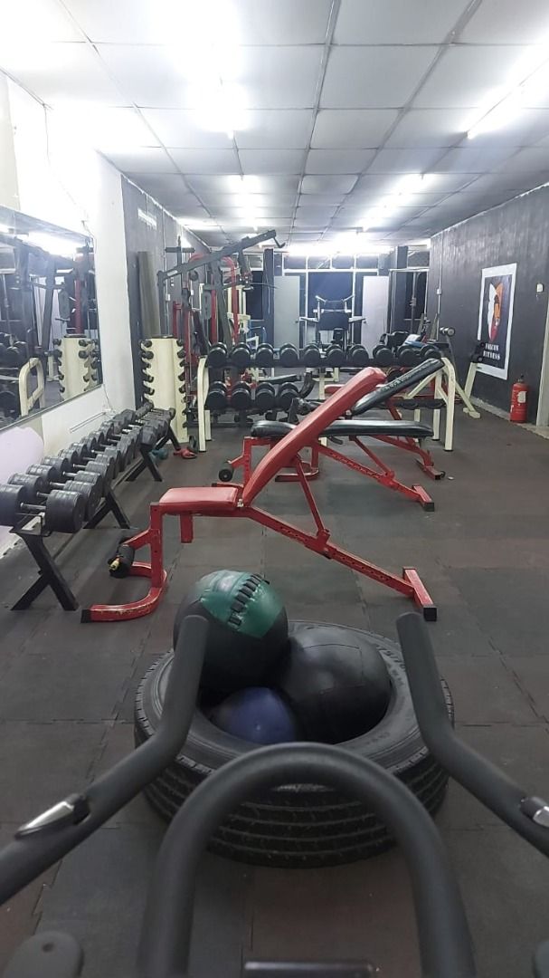 gym closing down, equipment to be sold CHEAP!!, Sports Equipment