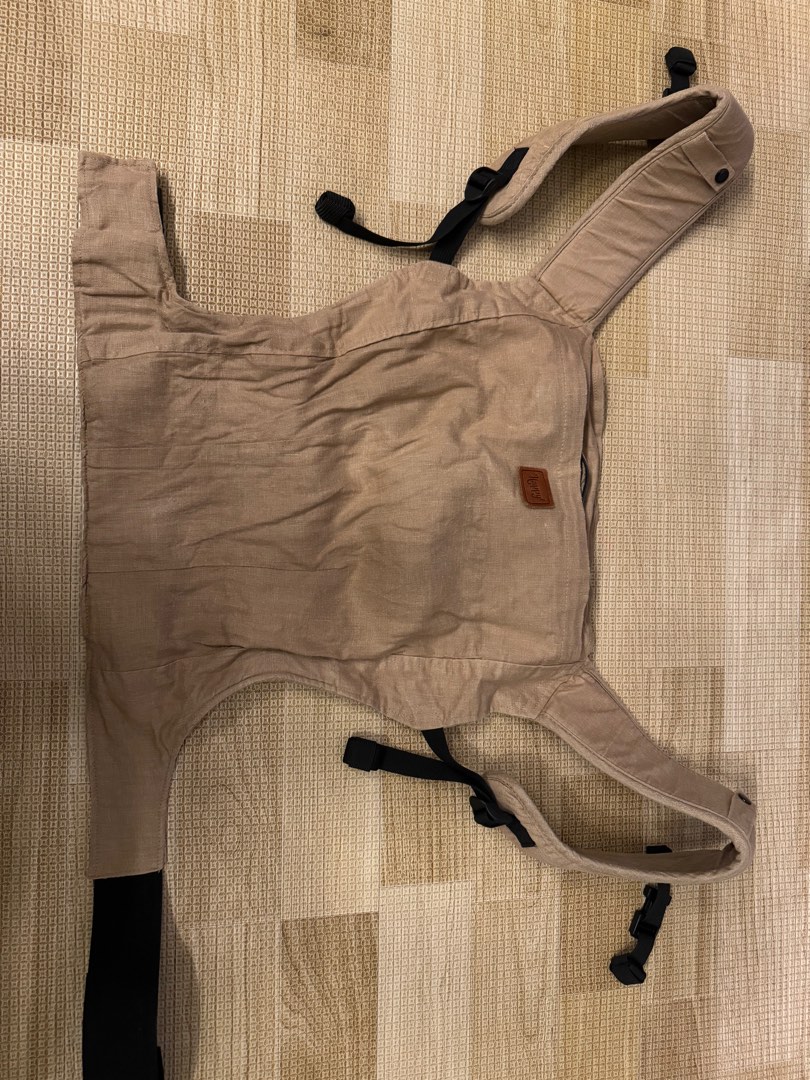 Happy Baby Carrier OG in Dune, Babies & Kids, Going Out, Carriers