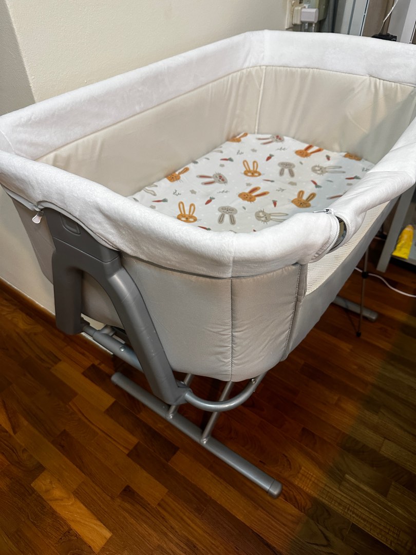 Hauck Face to me bedside cot, Babies & Kids, Baby Nursery & Kids