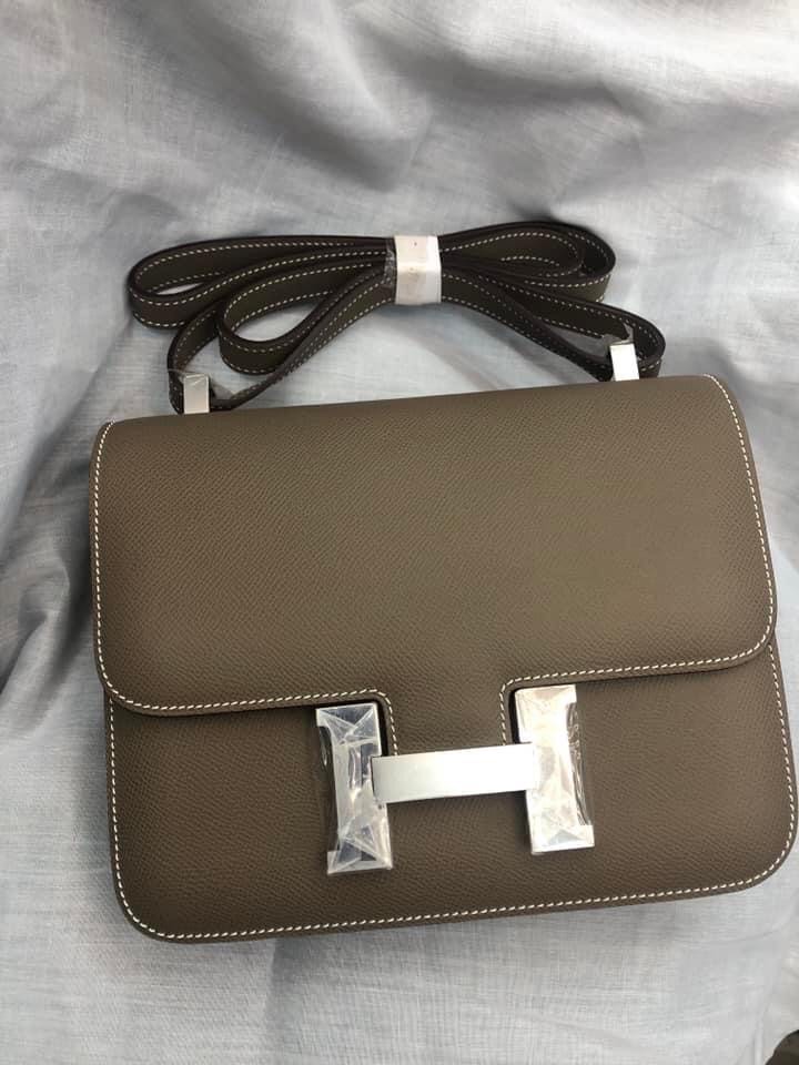 Hermes sling bag size 25, Luxury, Bags & Wallets on Carousell