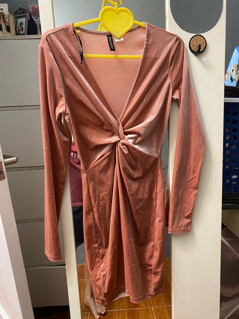 H&m pink velvet dress clearance