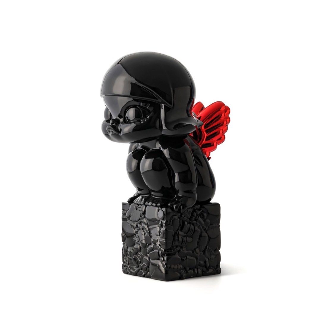 [In Stock] Pop Mart Silent Trick x Molly Dream Flight “Silent Black”  (Limited to 150pcs worldwide)