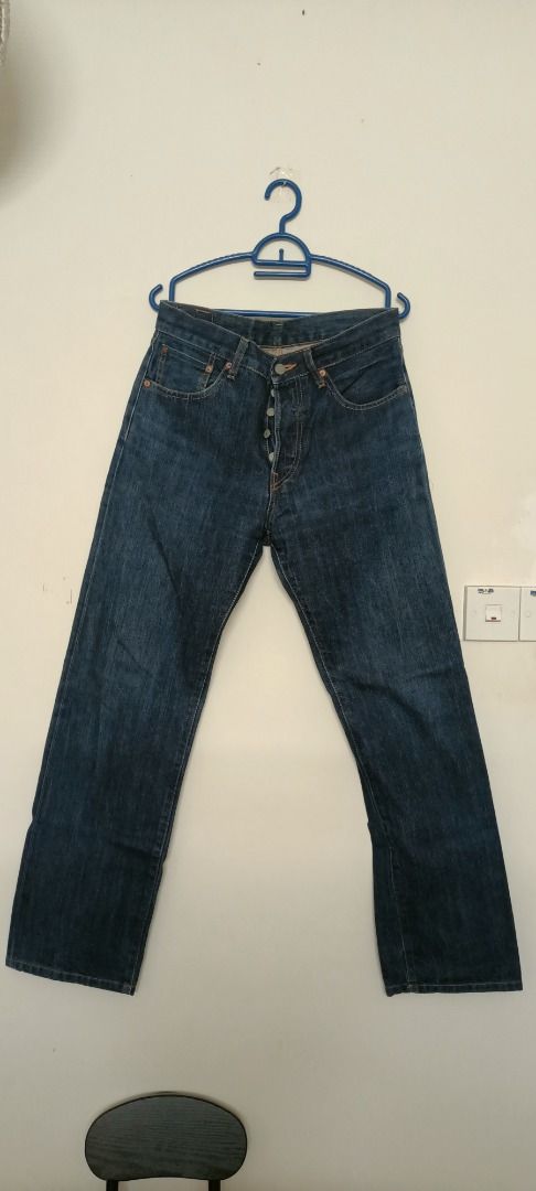 Uniqlo sales vs levis