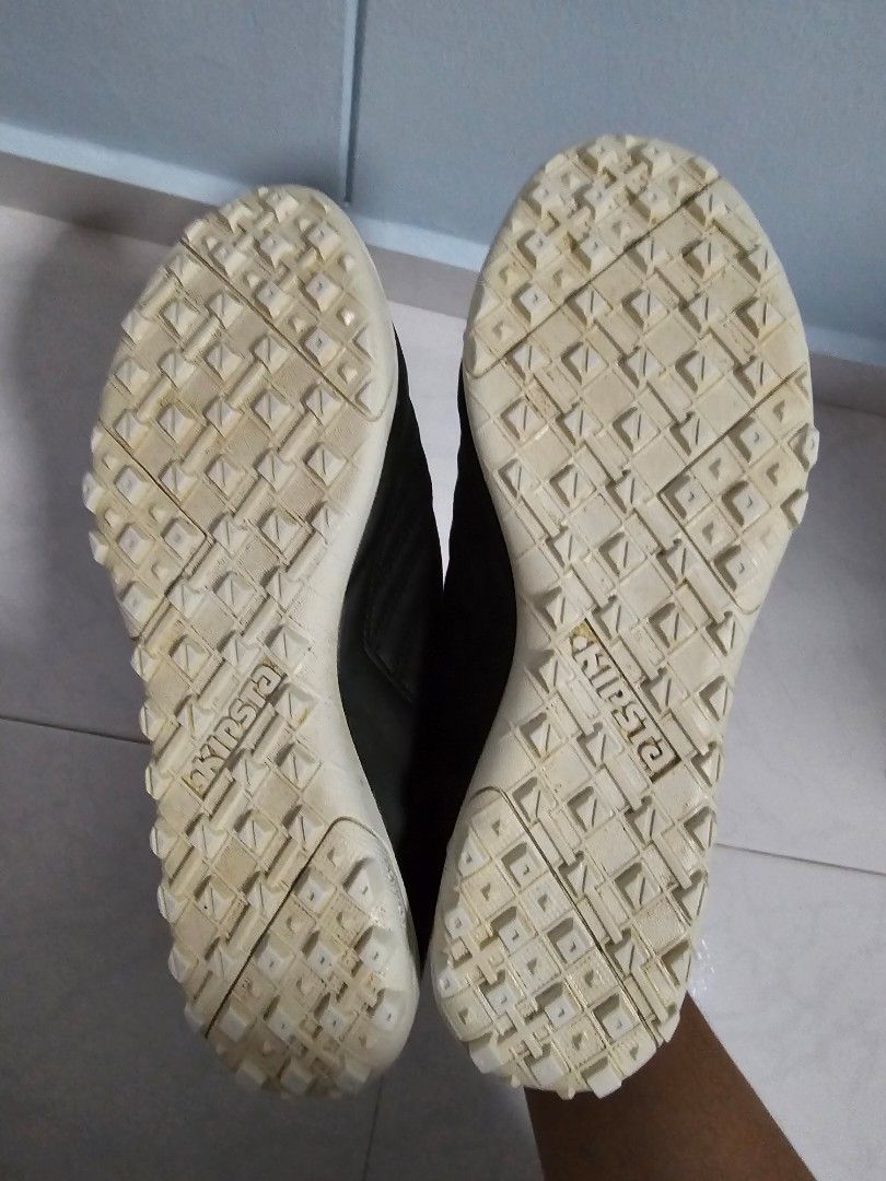 kipsta futsal shoes