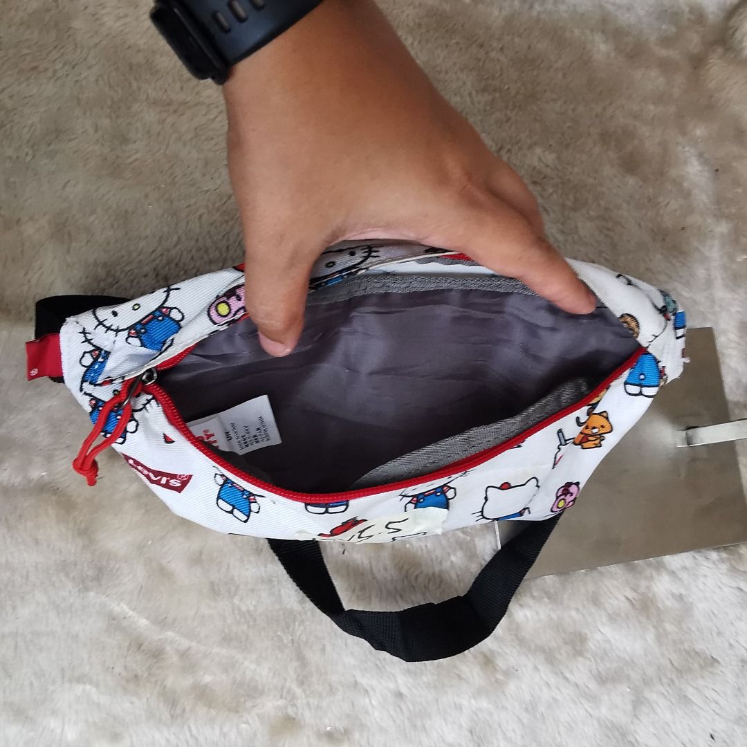 Levi's hello discount kitty bag