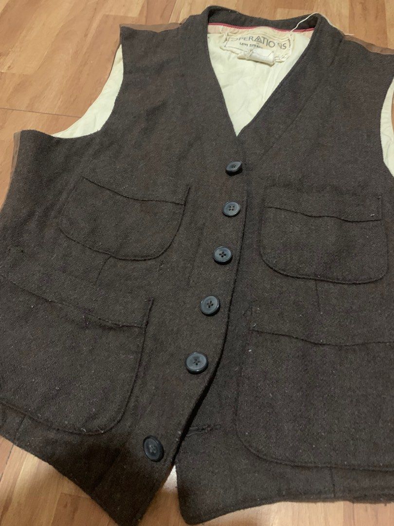 Levi’s X Operations Wool Vest (FREE SHIPPING) (Category: Vests) located in Bulacan. Submitted by solsic (Listing ID 1259639889, Image 2). Description: Medium W 14 L 21 Lightly used, perfect for occasions and formal attire Dark Oak Brown Color Issue:Need washing Rfs: declutter/needing funds 600 plus SF Doing meetups around SJDM Bulacan up to Sm Tungko Last pic is for reference The price is reasonable but negotiable. .