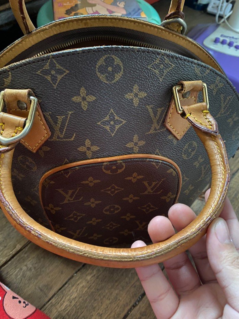At Auction: Louis Vuitton, Louis Vuitton Ellipse MM Monogram Handbag