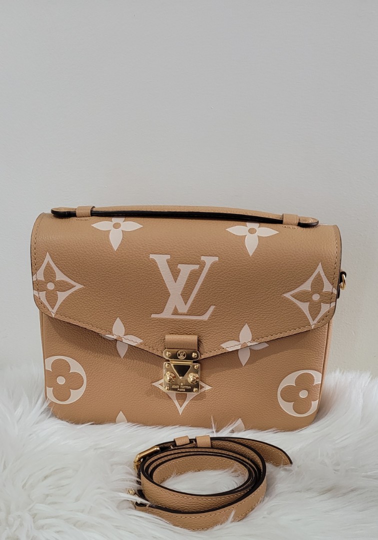 Louis Vuitton Crafty Pochette Metis Bag Cream | 3D model