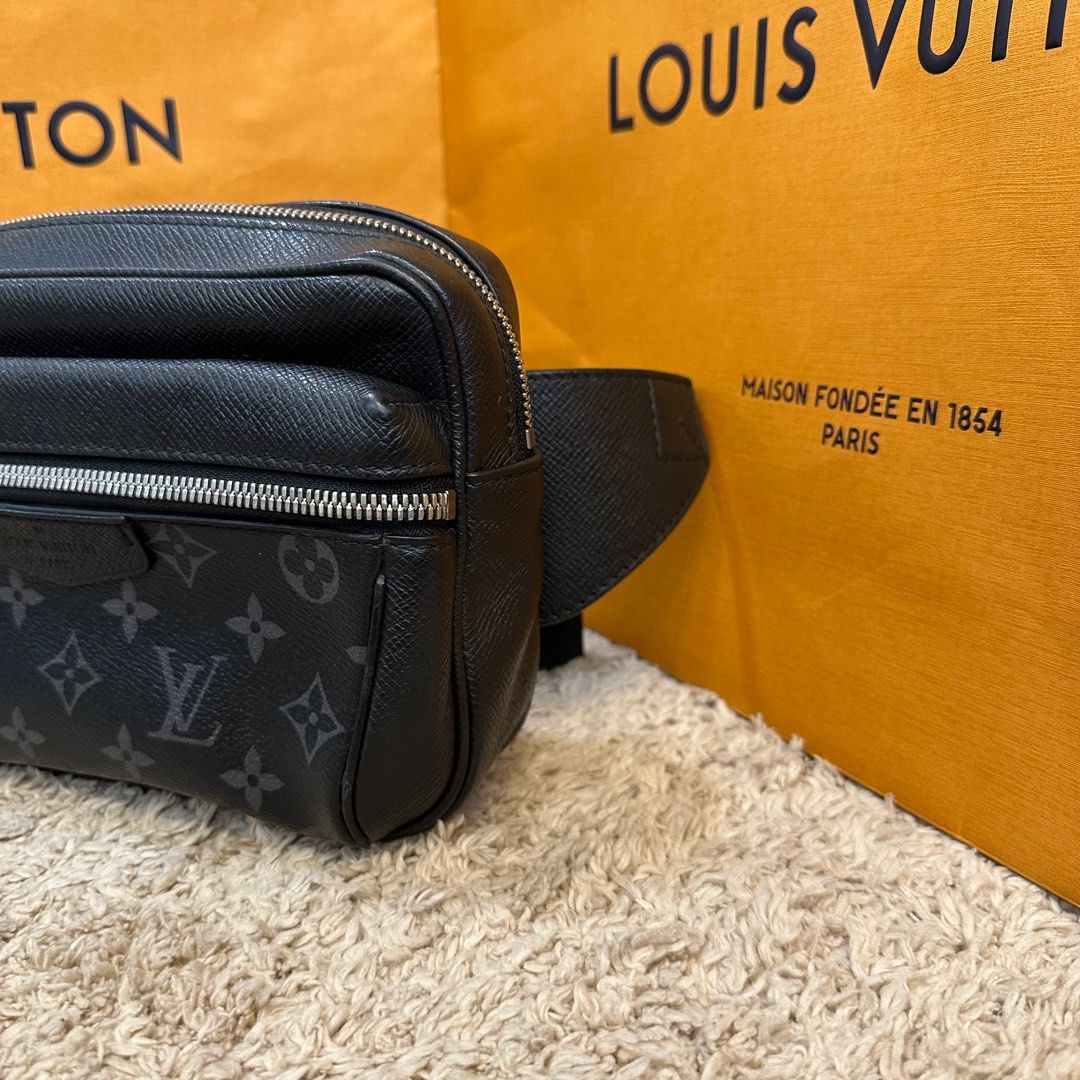 Authentic LOUIS VUITTON Taiga rama Bum bag outdoor M30245 Shoulder