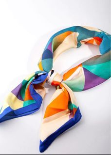 ASOS DESIGN polysatin large headscarf in geo print - BROWN
