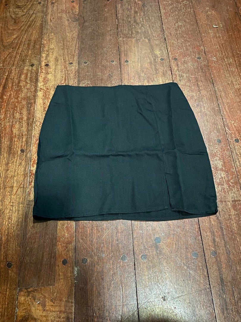 2 Lovito Skirts for sale! (Category: Skirts) located in Manila. Submitted by opencall (Listing ID 1259734973, Image 3). Description: Selling 2 brand new Lovito skirts for 400 pesos only! RFS: too big on me Size: Large.