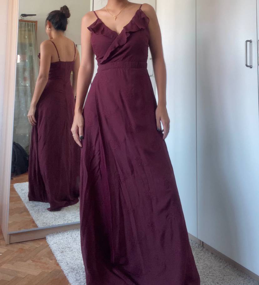 Lulu s Maroon Lace V Neck Prom Dress Women s Fashion Dresses
