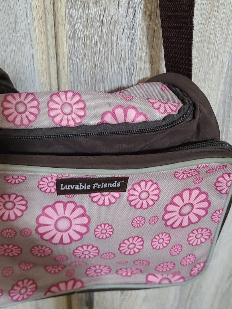 Luvable friends Sling diaper bag (Category: Diaper Bags & Wetbags) located in Manila. Submitted by annemae0710 (Listing ID 1259633950, Image 3). Description: .