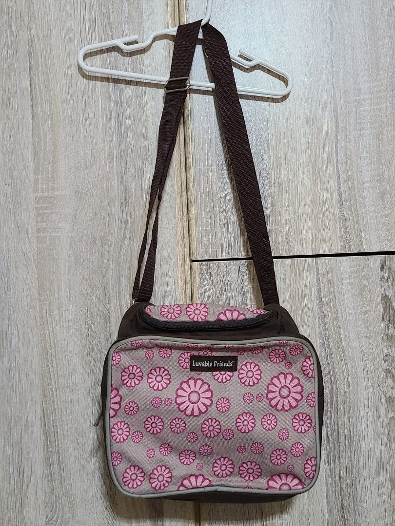 Luvable friends Sling diaper bag (Category: Diaper Bags & Wetbags) located in Manila. Submitted by annemae0710 (Listing ID 1259633950, Image 1). Description: .