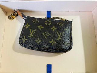 Louis Vuitton essential v supple bracelet, Luxury, Bags & Wallets on  Carousell