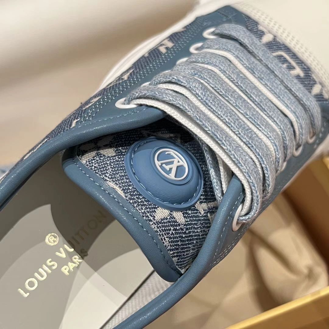 jadi kalian team classic canvas atau denim nih? @Louis Vuitton