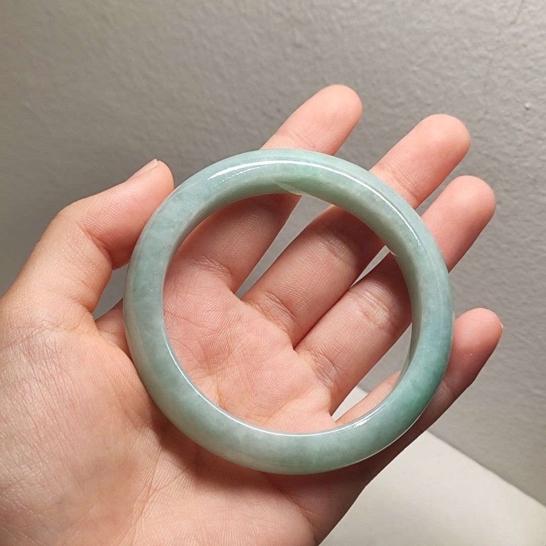 Natural Green Jade Bangle