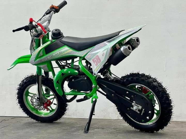 New enduro 58 (Category: Bicycles) located in Manila. Submitted by saguittarian06 (Listing ID 1259619630, Image 2). Description: ₱8000 NEW ENDURO 58 With dual muffler Specification: Engine: 49cc 2 stroke air cooled Max Speed: 45km Drive: Chain Ignition key Safety switch ignition Easy pull start Fuel: Premium or Unleaded mix w/2T oil Brakes: Front & rear disc brakes Weight: 28 Kg Max Load: 80kg Gas tank Capacity: 1.3L.
